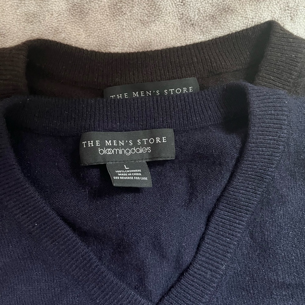 Two (2) size large (L) men’s 100% cashmere v neck sweaters from Bloomingdale’s